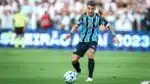 O jogador de futebol está de saída do Grêmio (Foto: Lucas Uebel / Grêmio)