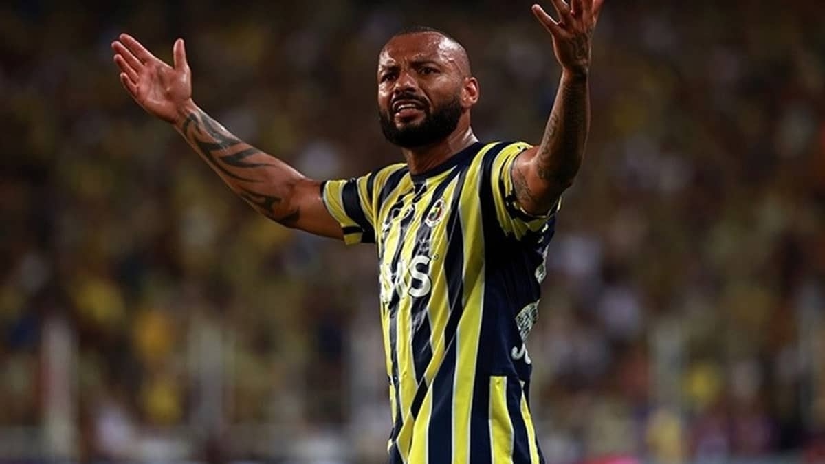 João Pedro joga pelo Fenerbahçe, é dado como certo ao Botafogo e seu rumo deve ser ao Grêmio (Foto: Reprodução/ Getty Images)