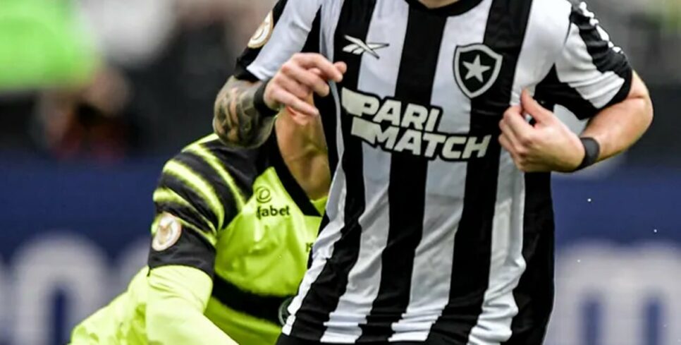 Jogador do Botafogo em campo (Foto: Reprodução/ Instagram)