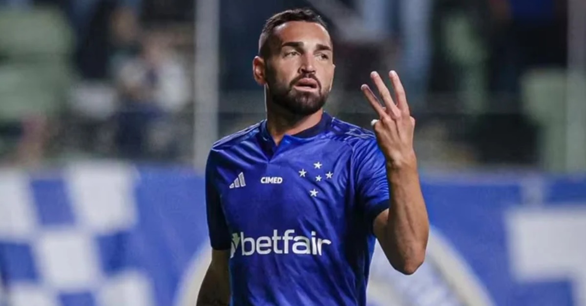 Atacante Gilberto vive fase ruim no Cruzeiro e poderá deixar o time antes do previsto em contrato (Foto: Reprodução/ Internet)