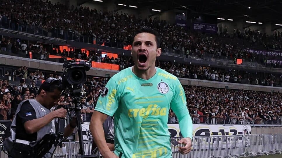 Raphael Veiga comemorando um golaço pelo Palmeiras (Foto: Reprodução/ Conmebol Libertadores)