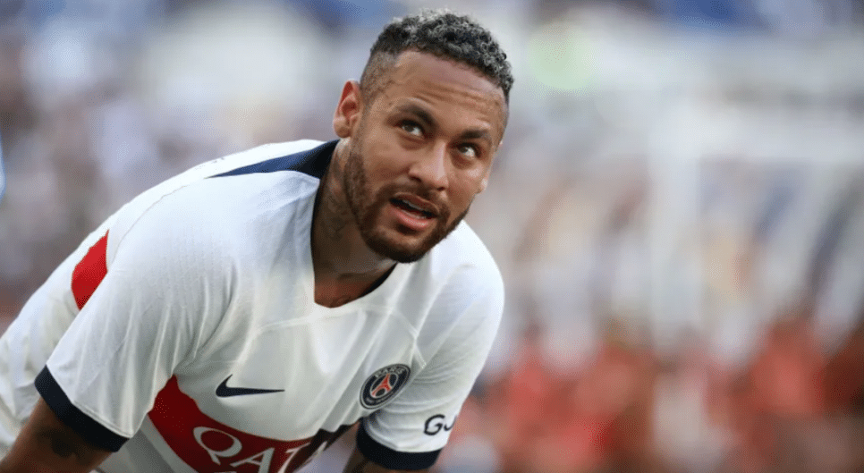 O famoso jogador de futebol do Al-Hilal foi convocado pela Seleção Brasileira (Foto: Reprodução)