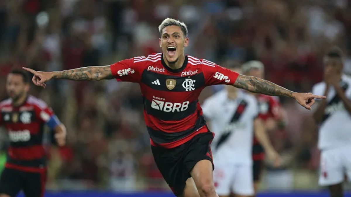 O atacante Pedro após marcar gol no Brasileirão 2023 (Foto: Reprodução/ CRF)