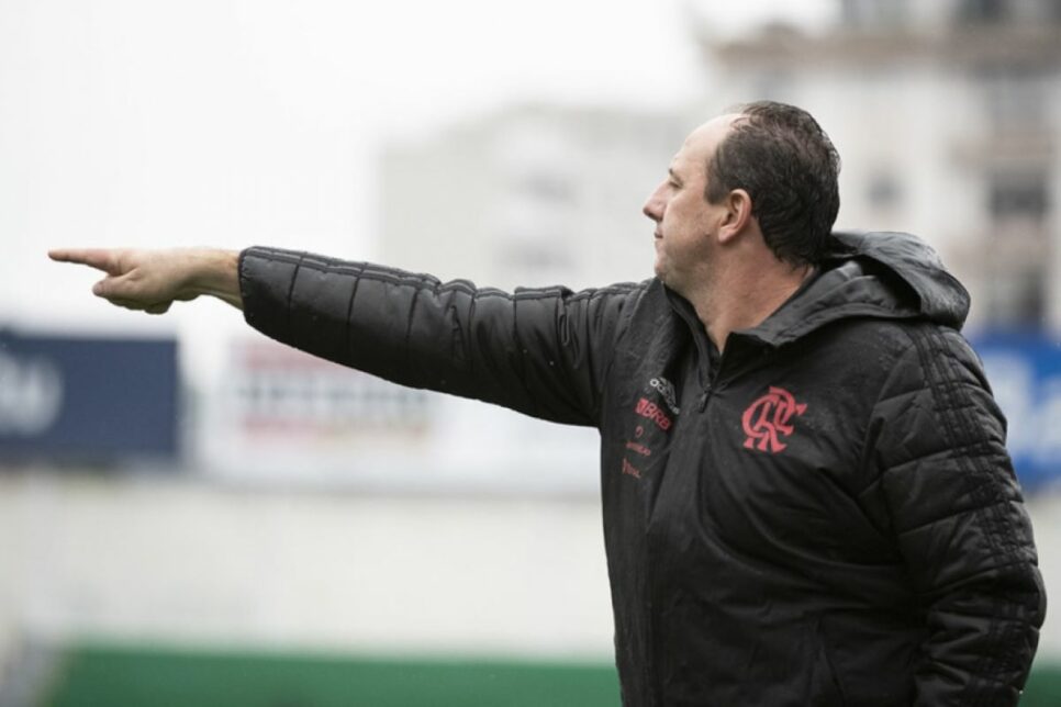 Rogério Ceni é cotado para treinar time brasileiro