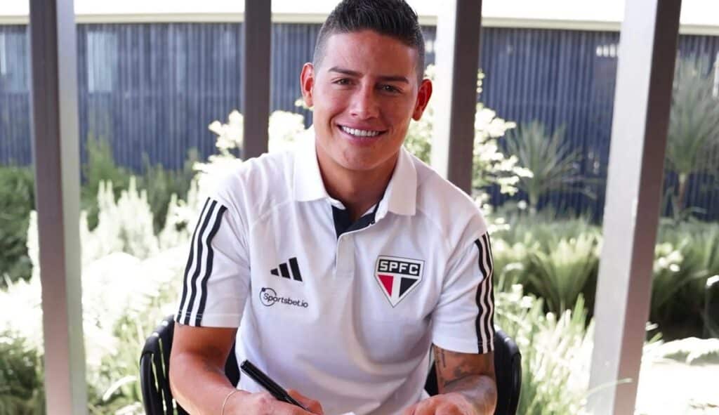 James Rodríguez assina com o São Paulo (Foto: Reprodução/ Divulgação/ SPFC)