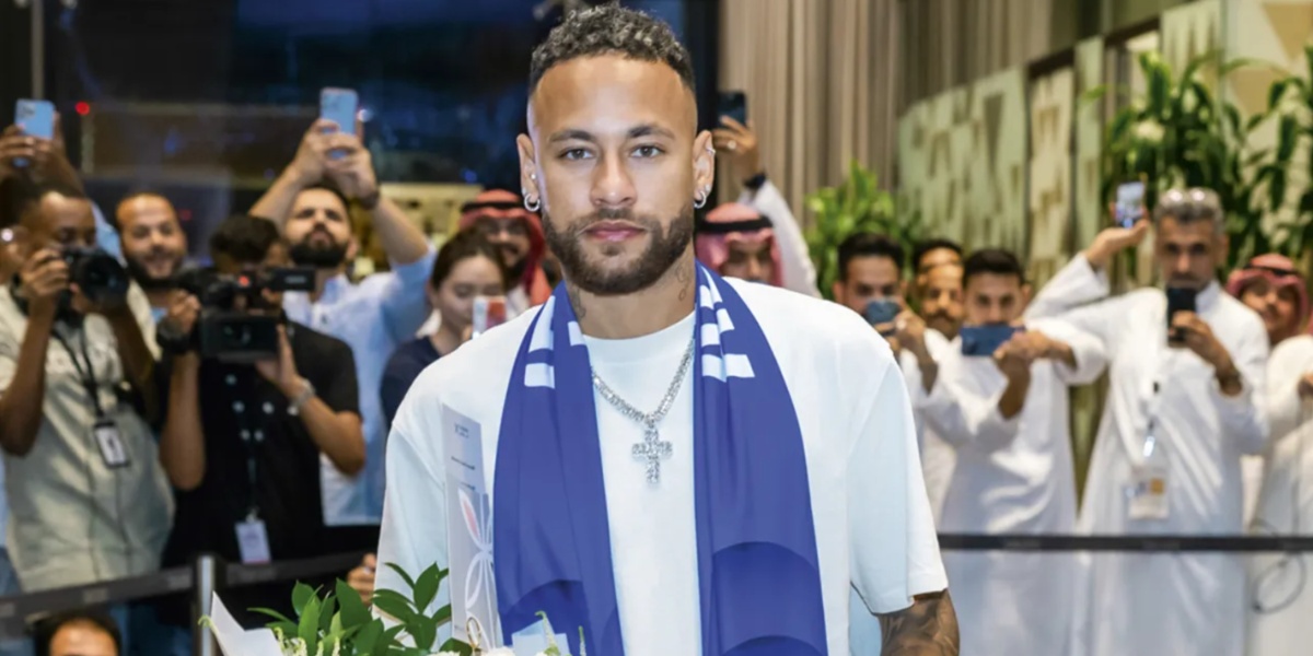 Neymar, em sua chegada na Arábia Saudita (Imagem Reprodução Internet)