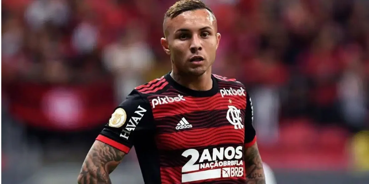 Ele realmente fez isso: Cebolinha faz gesto e bomba no meio da torcida do Flamengo (Reprodução/Internet)