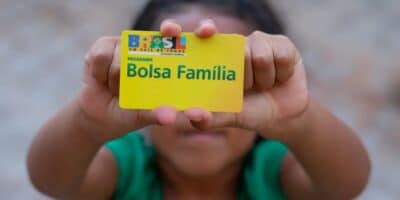 Pagamento de R$800 para beneficiários do Bolsa Família em outubro (Imagem Reprodução Internet)