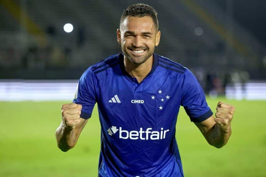 Ronaldo Gilberto é o primeiro nome confirmado de que irá deixar o Cruzeiro na próxima temporada (Foto: Reprodução)