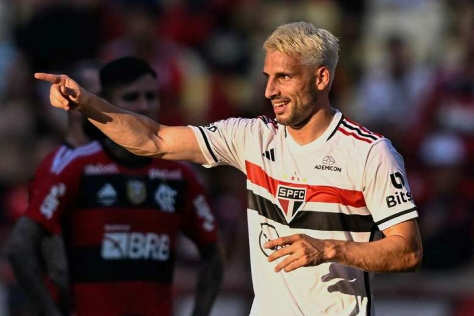 Calleri marca e coloca São Paulo perto de conquistar a Copa do Brasil