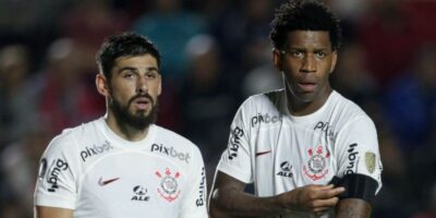 Bruno Méndez e Gil (Foto: Rodrigo Coca / Agência Corinthians)