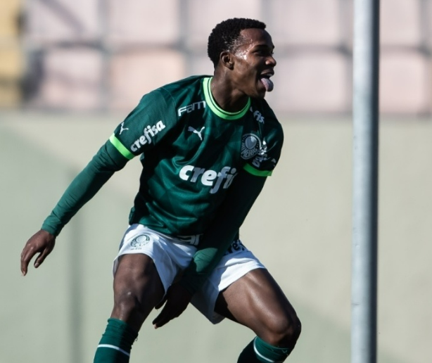 O famoso jogador de futebol, Edney fecha contrato para continuar na equipe de Abel Ferreira (Foto: Reprodução)