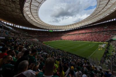 Imagem do post Flamengo quebra recorde impressionante, mas torcida se revolta e xinga Braz e Landim: “Time sem vergonha”