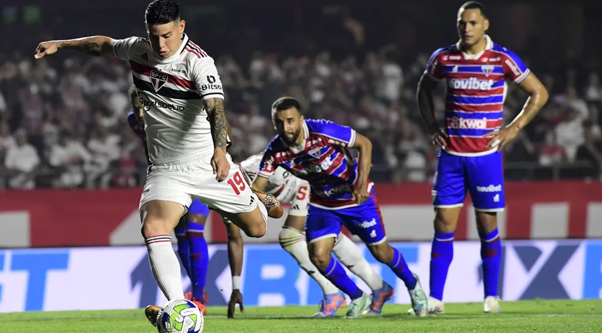 São Paulo e Fortaleza: James Rodríguez perde outro pênalti, marca primeiro gol ao clube em partida de derrota (Foto: Reprodução/ Gazeta Press)