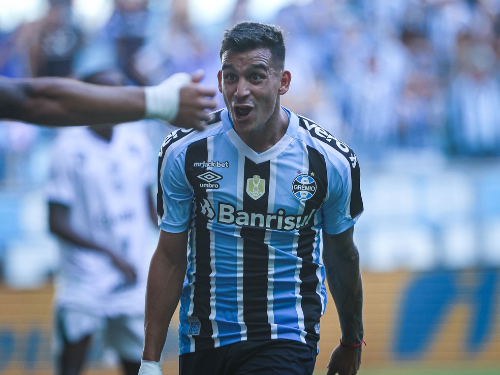 Franco Cristaldo atua no Grêmio junto com Suárez (Foto: Agif)