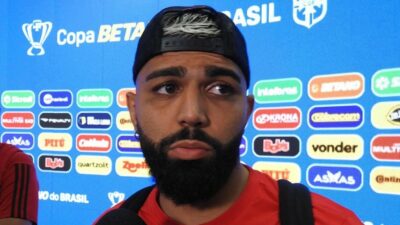 Gabigol durante entrevista sobre o Flamengo  (Foto: Fred Gomes / GE)