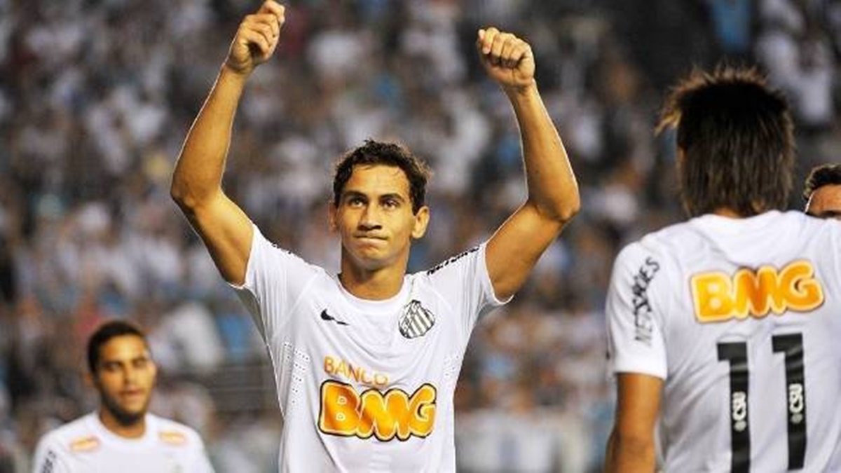 Paulo Henrique Ganso é ainda um torcedor do Santos com chances de voltar ao clube para encerrar carreira no futuro (Foto: Reprodução/ Yasuvoshi Chiba/ AFP)