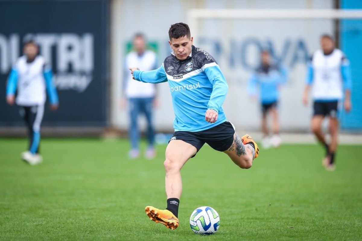 Iturbe em treino do Grêmio (Foto: Reprodução/ Lucas Uebel/ Grêmio)