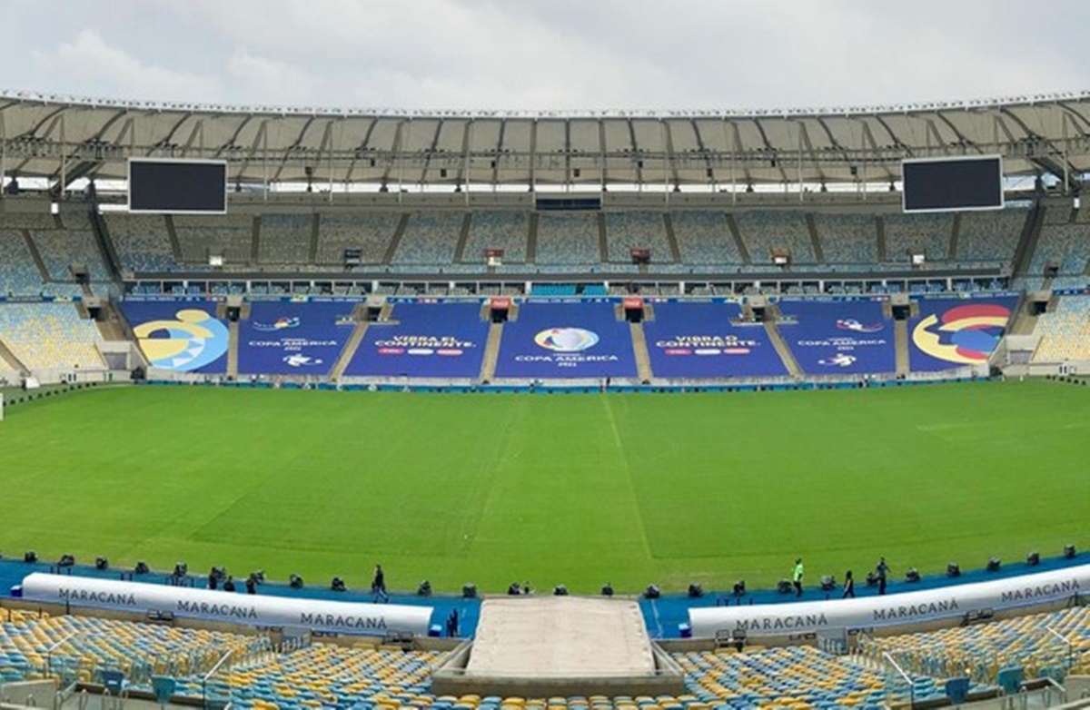 Gramado reformado do Maracanã vazou antes da partida nas redes sociais (Foto: Reprodução/Alexandre Bittencourt / Divulgação Maracanã)