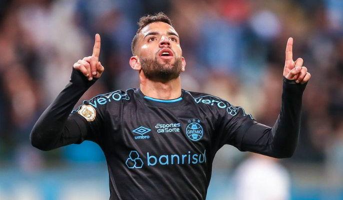 Grêmio atrasa pendência e futuro de Pepê fica em corda bamba (Foto: Reprodução)