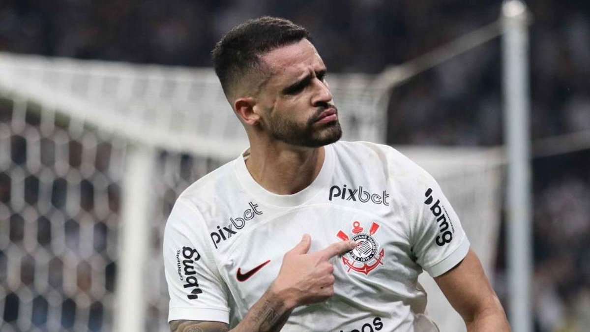 Renato Augusto joga pelo Corinthians