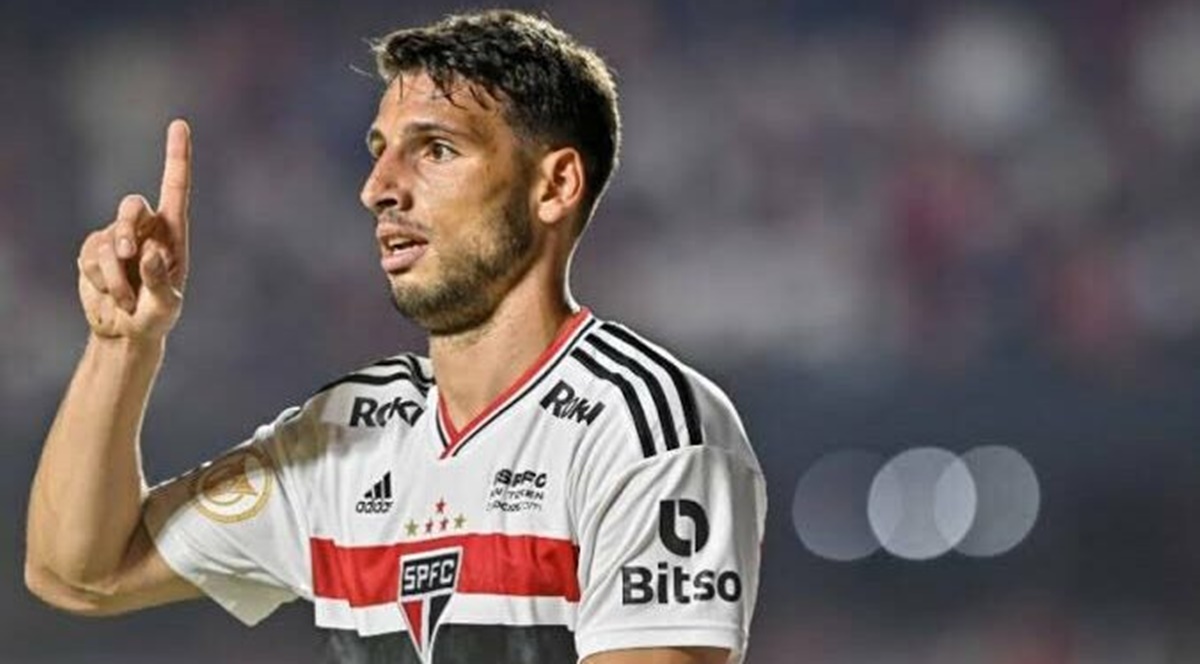 Calleri vive situação complicada na vida pessoal e diretoria do São Paulo monitora de perto (Foto: Reprodução/ Twitter/ SPFC)