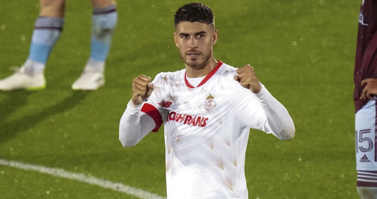 Pedro Raul já marcou dois gols pelo Toluca, do México, em sua volta triunfal ao futebol mexicano (Foto: Reprodução/ GettyImages)