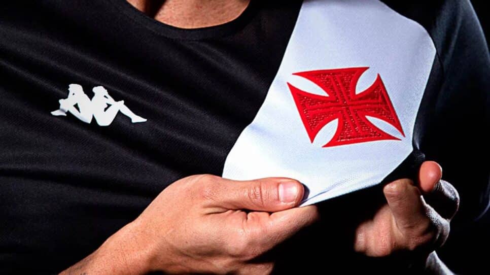 O famoso clube de futebol recebeu punição da Fifa (Foto: Reprodução/ Internet)