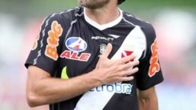 Ex-jogador queridinho do Vasco não segura as lágrimas (Foto: Divulgação)