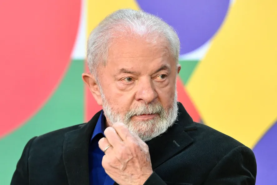 Presidente da República, Luiz Inácio Lula da Silva toma decisão e surpreende brasileiros após notícia do Governo ser exposta (Foto: Reprodução)