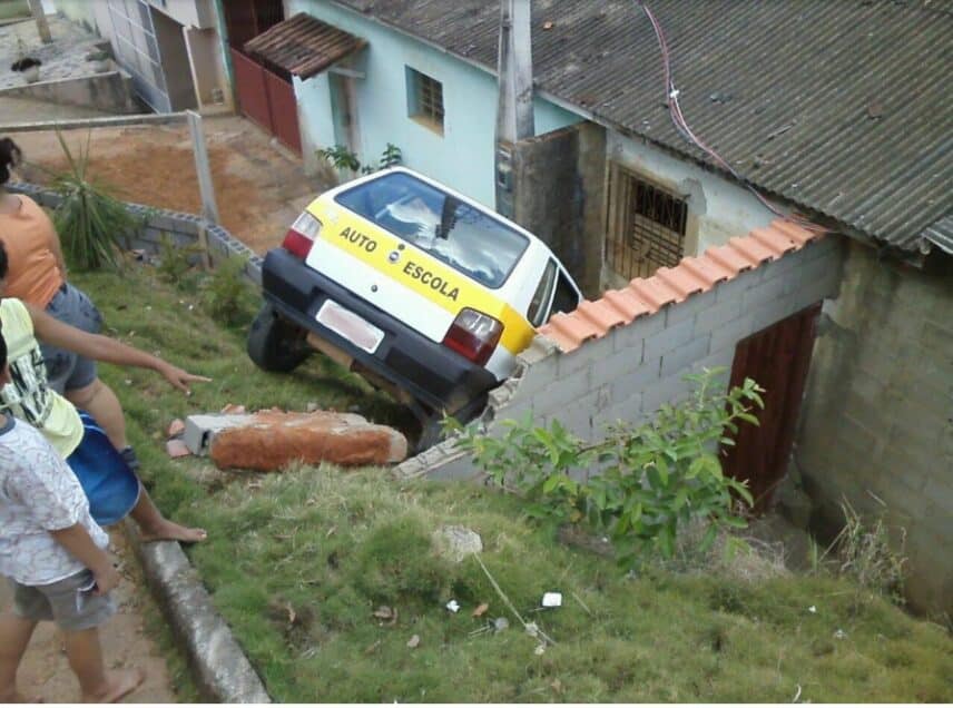Habilitação Projeto pode tirar obrigatoriedade de autoescolas para conseguir CNH (Foto: Reprodução)