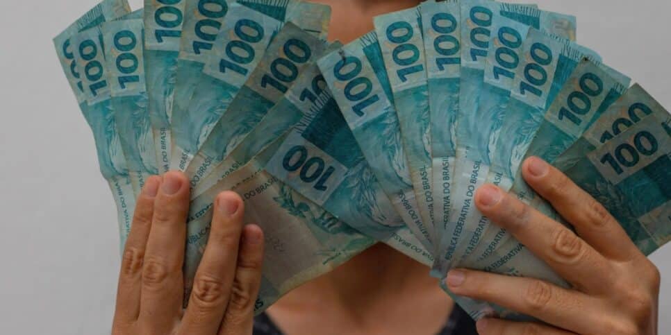Brasil Aumento Novo salário mínimo de 2024 surpreende os trabalhadores brasileiros (Imagem Reprodução Internet)