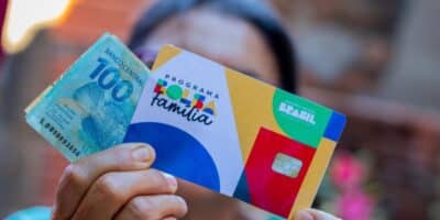Beneficiários do Bolsa Família podem receber valor extra  do Governo Federal em outubro (Imagem Reprodução Internet)