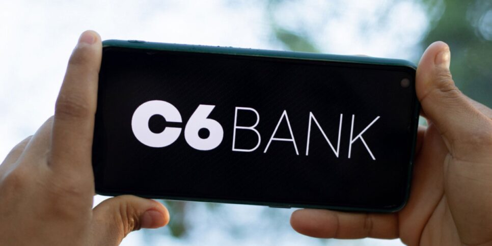 C6 Bank fornece prêmios de até R$20 mil à grupos de brasileiros (Imagem Reprodução Internet)