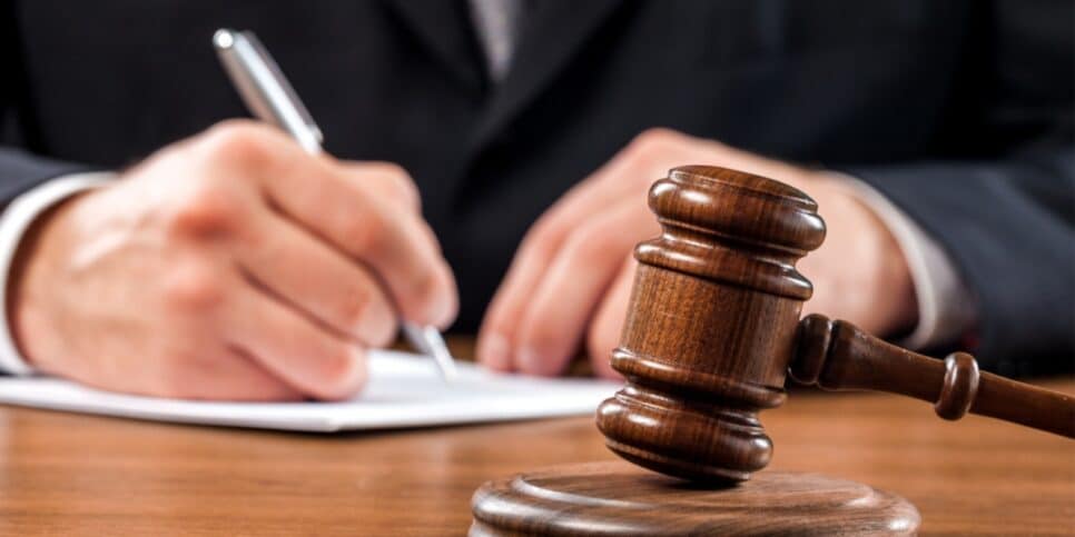 Justiça condena banco a pagar R$15 mil à brasileiros (Imagem Reprodução Internet)