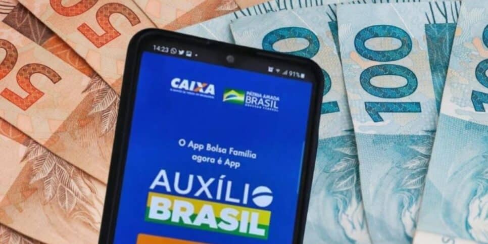 Justiça condena a Caixa Econômica a pagar 15 mil de indenização para beneficiários do Auxílio Brasil (Imagem Reprodução Internet)