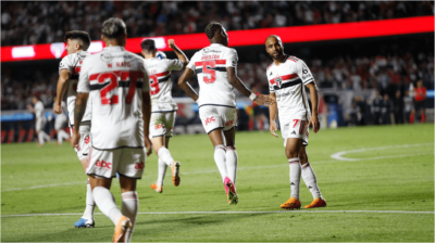 Imagem do post Jogador do São Paulo, após derrota para o Palmeiras, briga com torcedor: “Tô machucado”