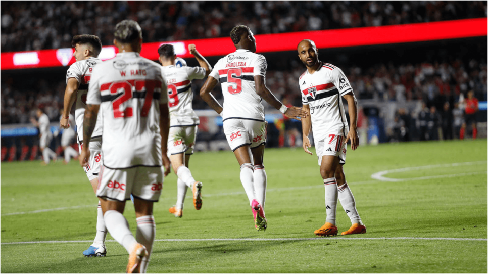Jogador se envolveu em confusão com torcedor nas redes sociais (Foto: Reprodução)