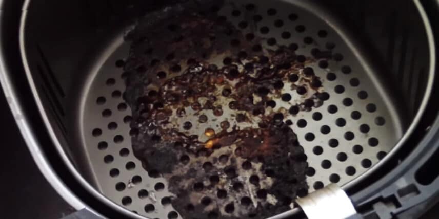 Descubra a maneira cerca de se limpar a air fryer (Imagem: Reprodução)