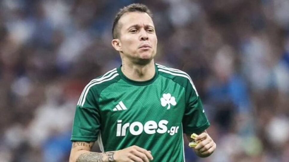 Jogos São Paulo Bernard, aos 30 anos, com a camisa do Panathinaikos, da Grécia, deseja voltar a Atlético-MG (Foto: Reprodução/ Divulgação)