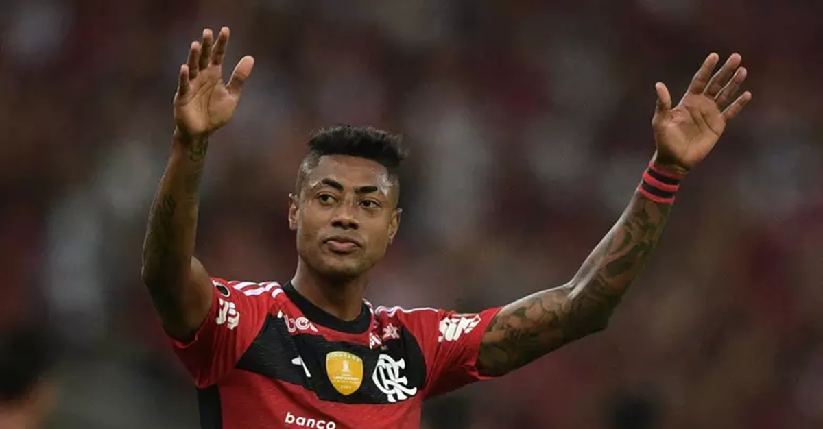 O craque de futebol, Bruno Henrique ficará das próximas disputas (Foto: Reprodução/ Carl de Souza/ AFP)