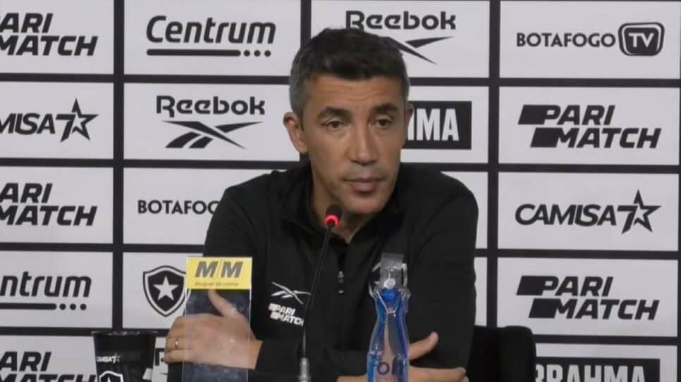 Após um empate decepcionante, Bruno Lage, técnico do Botafogo, tem que explicar sua polêmica escolha