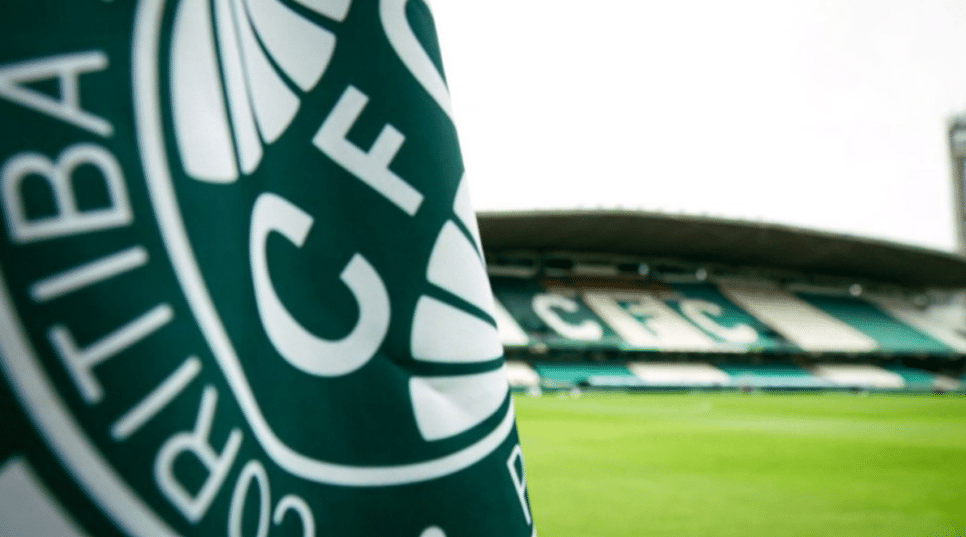 Clima nos bastidores do clube de futebol de Curitiba fica tenso após briga no vestiário (Foto: Reprodução)