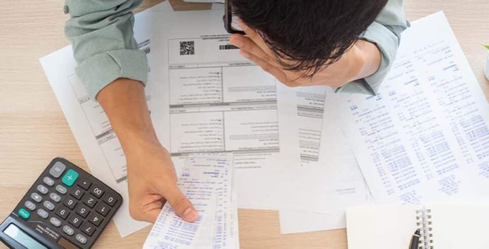 Dívidas acumuladas? Aprenda a se reeducar financeiramente com estas dicas valiosas (Foto: Reprodução/ Internet)