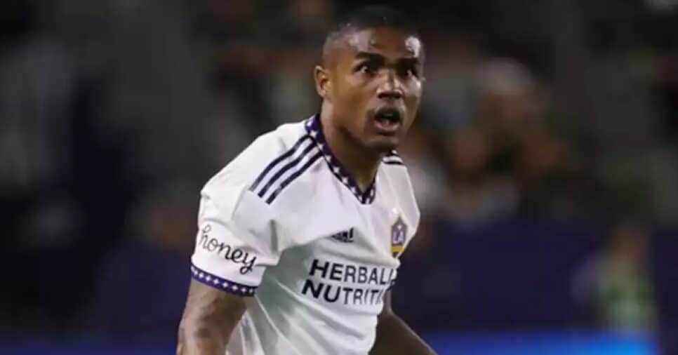 Douglas Costa deve voltar ao futebol brasileiro após reunião com gigante (Foto: Reprodução/ Los Angeles Galaxy)