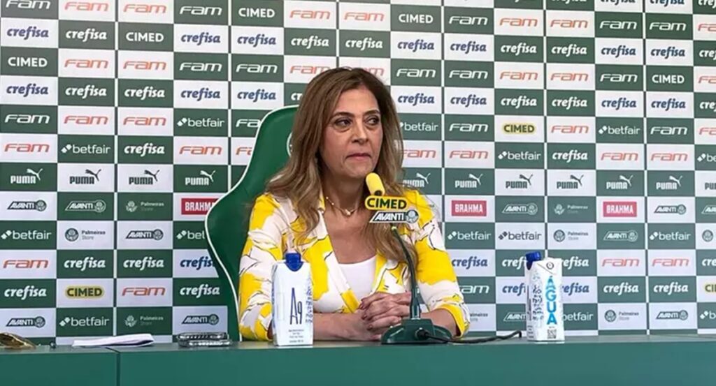 Em coletiva de imprensa, Leila de tona organizada e expõe atitudes do Palmeiras e Crefisa (Foto: Reprodução/ Lance!)