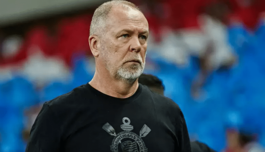 Mano Menezes toma decisão no Corinthians e apaga Luxemburgo (Foto: Reprodução)