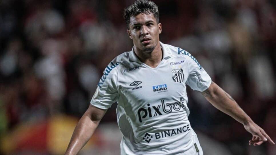 Marcos Leonardo joga pelo Santos
