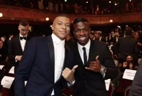 Vinícius Júnior revela que Real Madrid quer Mbappé na equipe (Foto: Reprodução)