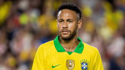 Imagem do post Empregada que processou Neymar não segura emoção, chora e expõe demissão: “Sem apoio”